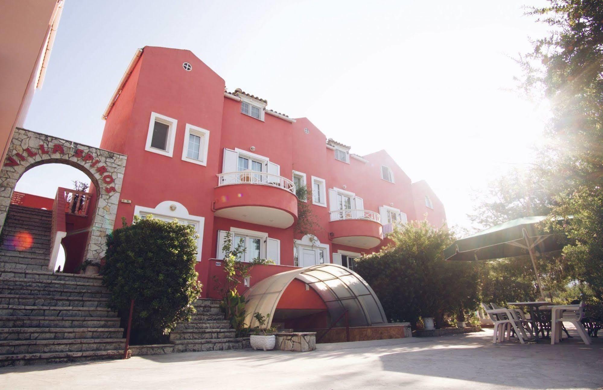 Spiros Family Apts Apartment *