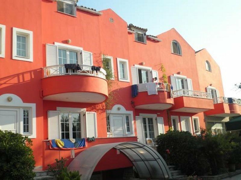 Spiros Family Apts * Laganas