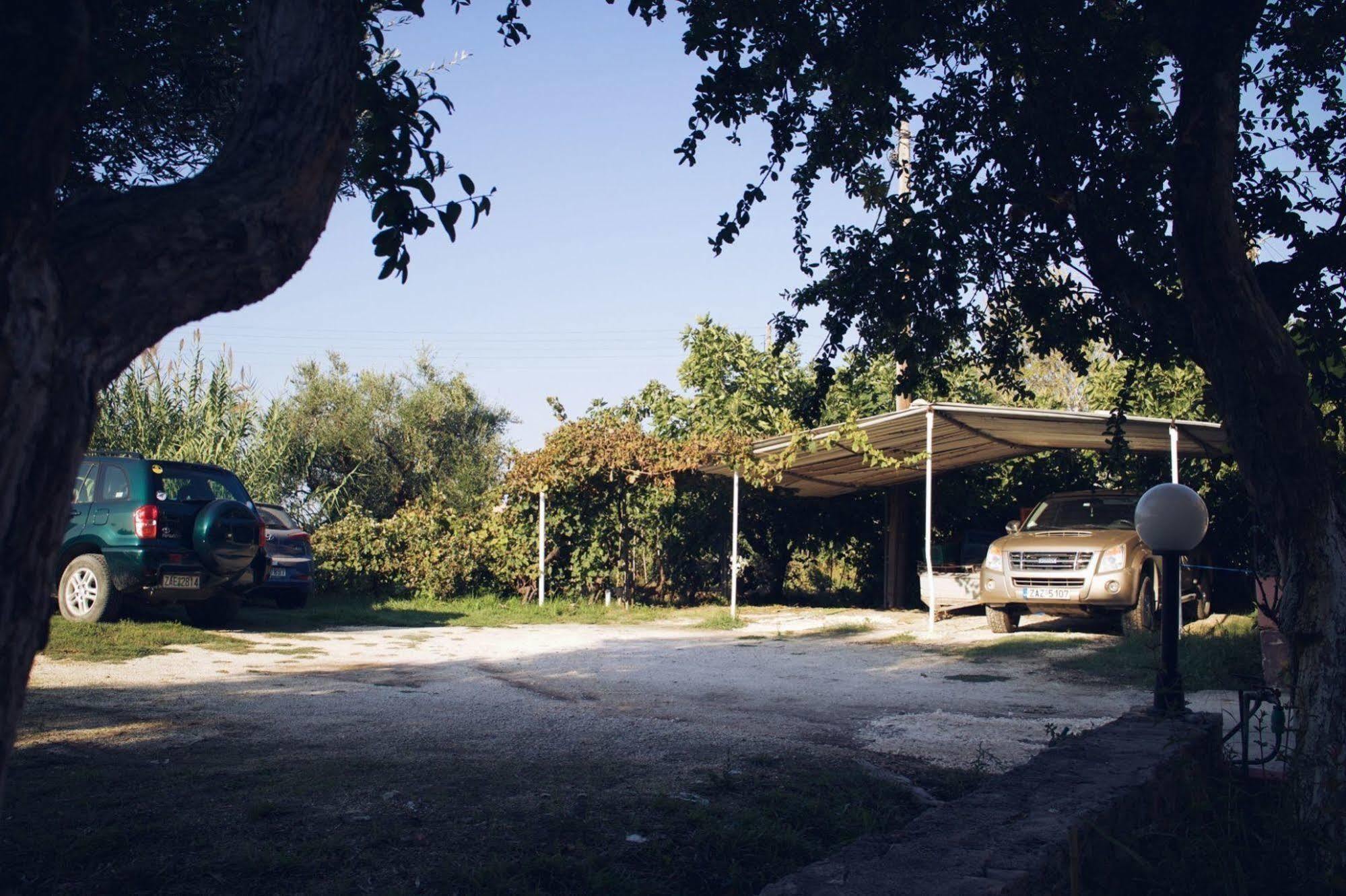 Spiros Family Apts 公寓 *